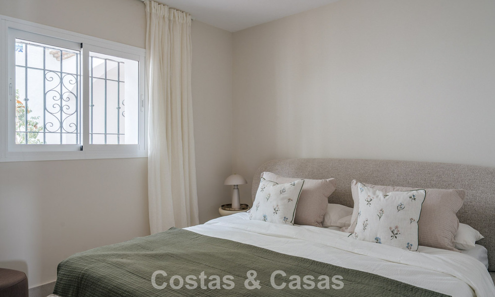 Modern gerenoveerd appartement met zeezicht te koop in de heuvels van Marbella - Benahavis 802434