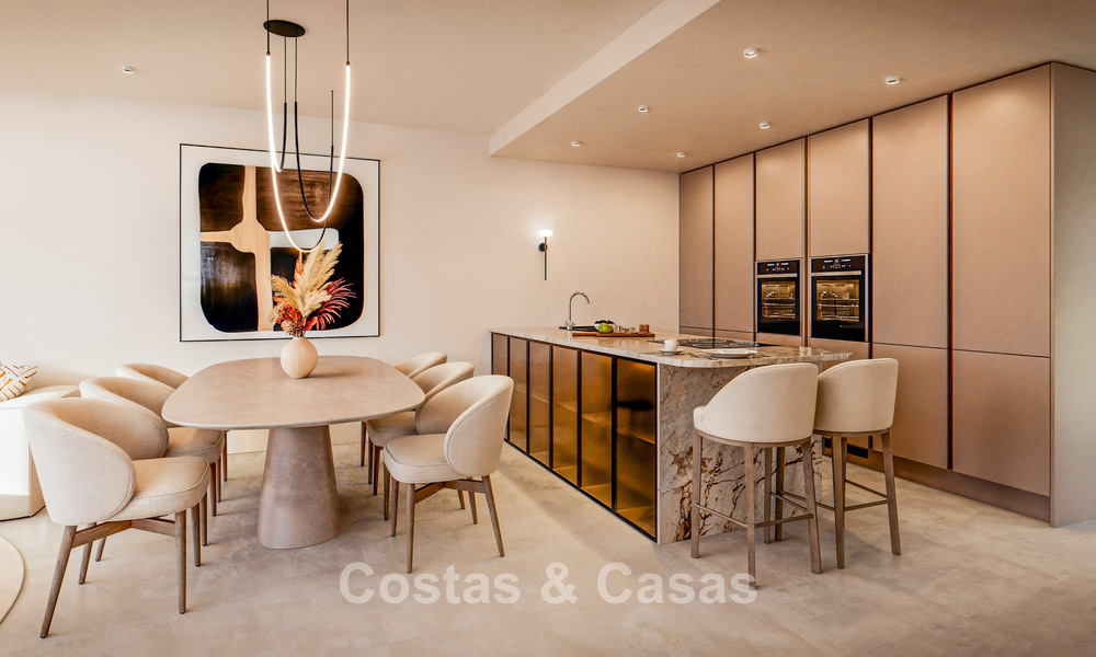 Gemoderniseerd strandappartement met onbelemmerd panoramisch zeezicht te koop, New Golden Mile, Marbella - Estepona 802519