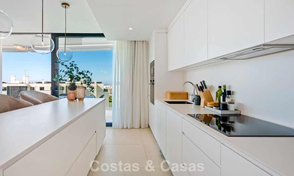 Eigentijds appartement te koop in een vernieuwend lifestyle-complex in Fuengirola, Costa del Sol 802545
