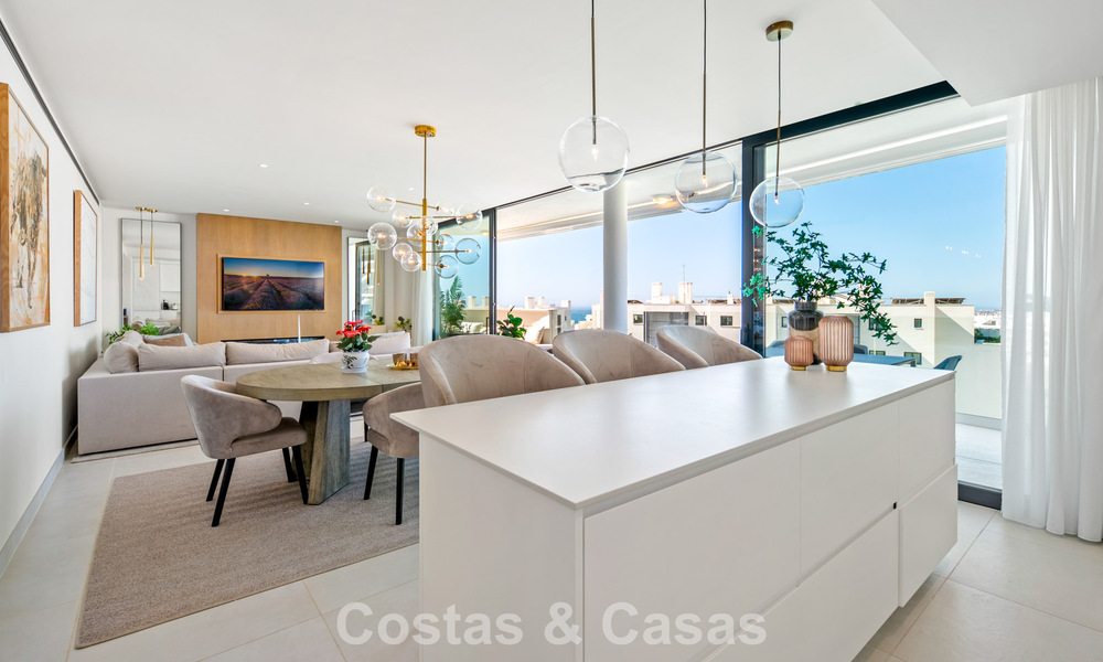 Eigentijds appartement te koop in een vernieuwend lifestyle-complex in Fuengirola, Costa del Sol 802546