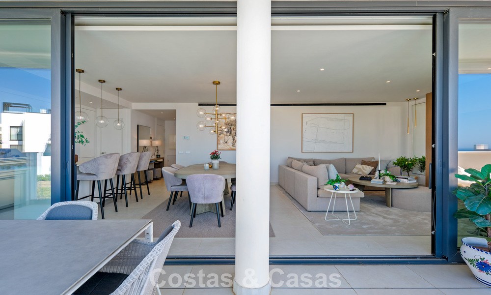 Eigentijds appartement te koop in een vernieuwend lifestyle-complex in Fuengirola, Costa del Sol 802550