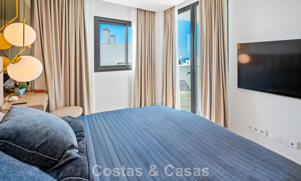 Eigentijds appartement te koop in een vernieuwend lifestyle-complex in Fuengirola, Costa del Sol 802561