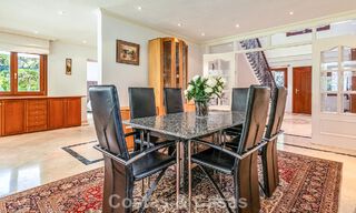 Beachside villa op een steenworp van het strand te koop aan de gewilde New Golden Mile tussen Marbella en Estepona 802577 