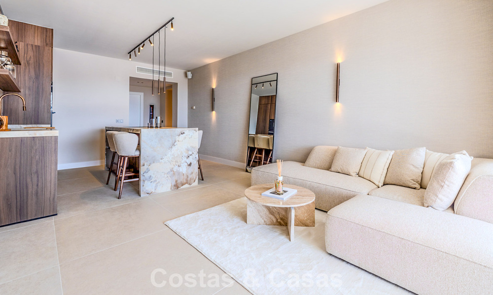 Gerenoveerd designappartement met panoramisch zeezicht te koop in La Quinta, Marbella - Benahavis 802690