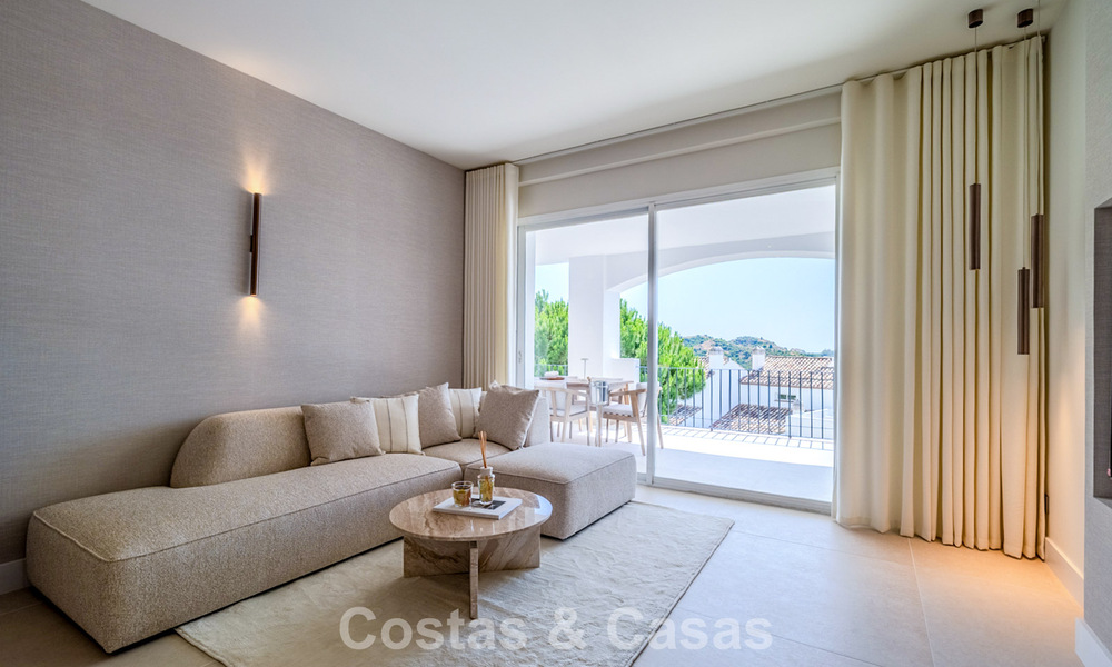 Gerenoveerd designappartement met panoramisch zeezicht te koop in La Quinta, Marbella - Benahavis 802697