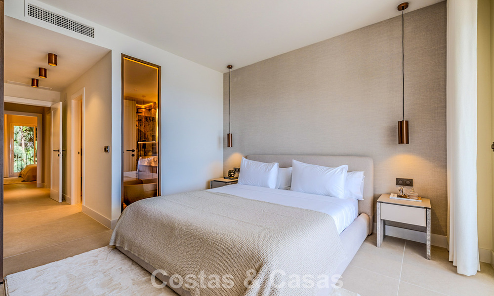 Gerenoveerd designappartement met panoramisch zeezicht te koop in La Quinta, Marbella - Benahavis 802705