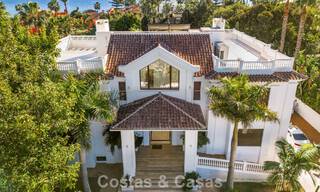 Klassieke Mediterrane Villa te koop op enkele meters v/h strand e/d golfbaan o/d New Golden Mile tussen Marbella en Estepona 802737 