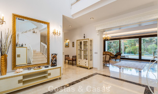Klassieke Mediterrane Villa te koop op enkele meters v/h strand e/d golfbaan o/d New Golden Mile tussen Marbella en Estepona 802745 