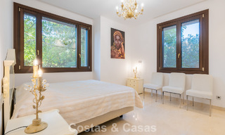 Klassieke Mediterrane Villa te koop op enkele meters v/h strand e/d golfbaan o/d New Golden Mile tussen Marbella en Estepona 802750 