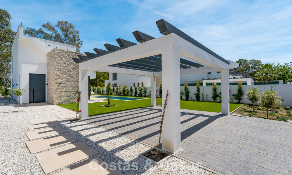 Luxe moderne designvilla met privézwembad te koop o/d New Golden Mile dicht bij San Pedro - Marbella 802800