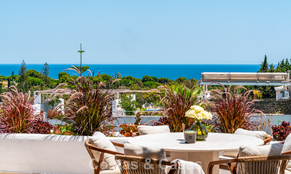 Luxueus gerenoveerd appartement met zeezicht te koop in een gated community op de Golden Mile in Marbella 802833