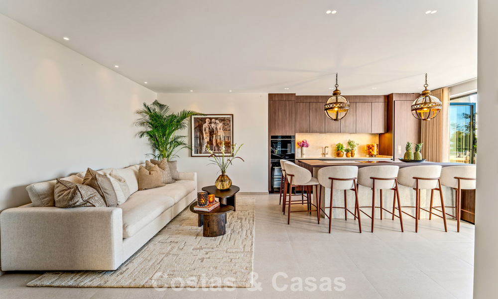 Luxueus gerenoveerd appartement met zeezicht te koop in een gated community op de Golden Mile in Marbella 802841