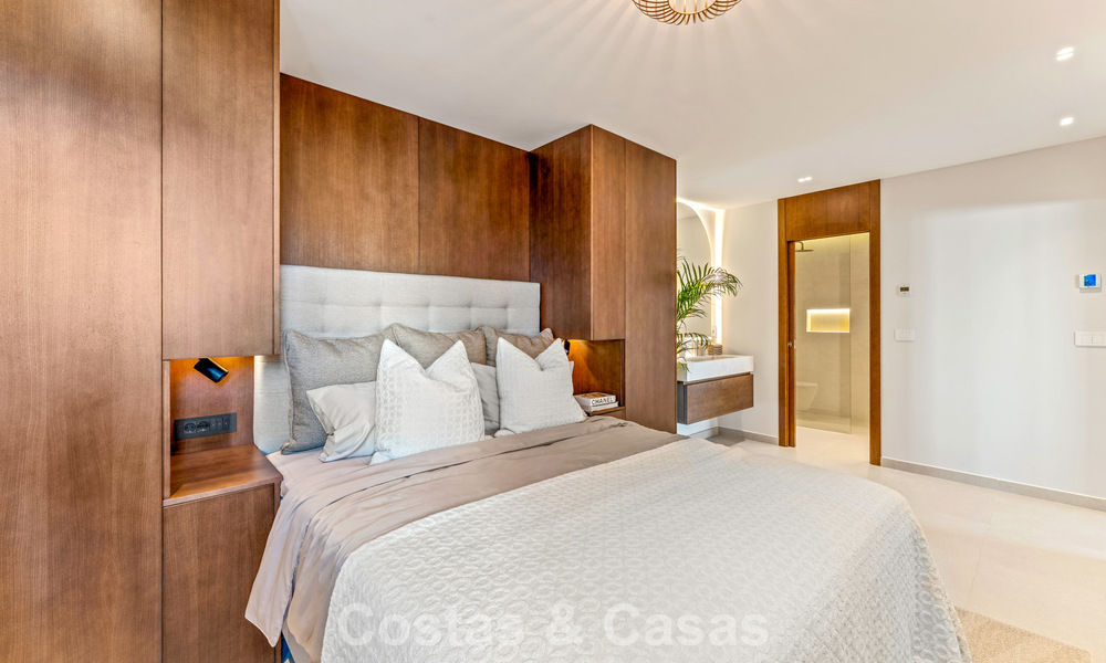Luxueus gerenoveerd appartement met zeezicht te koop in een gated community op de Golden Mile in Marbella 802845