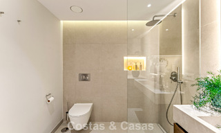 Luxueus gerenoveerd appartement met zeezicht te koop in een gated community op de Golden Mile in Marbella 802852 