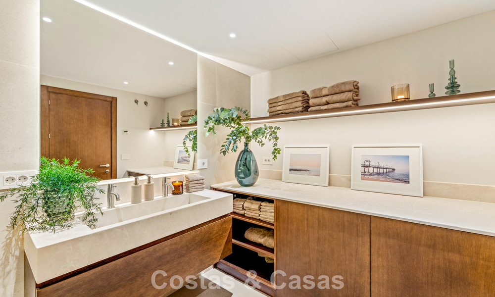Luxueus gerenoveerd appartement met zeezicht te koop in een gated community op de Golden Mile in Marbella 802853