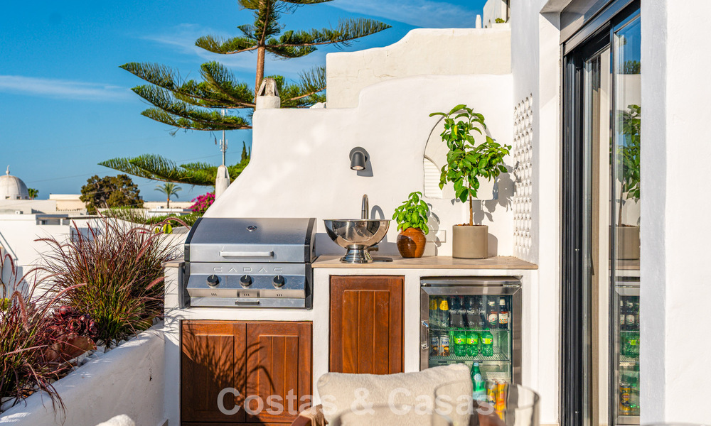 Luxueus gerenoveerd appartement met zeezicht te koop in een gated community op de Golden Mile in Marbella 802854