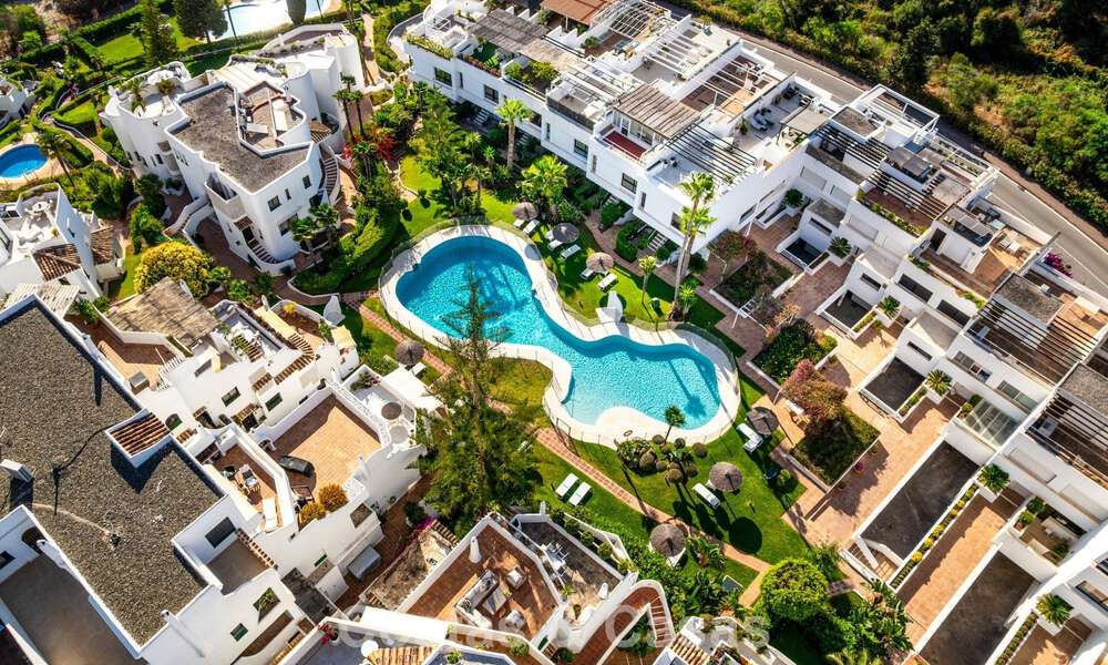 Luxueus gerenoveerd appartement met zeezicht te koop in een gated community op de Golden Mile in Marbella 802857