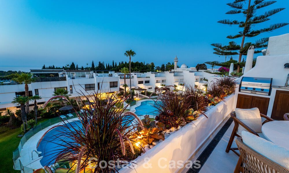 Luxueus gerenoveerd appartement met zeezicht te koop in een gated community op de Golden Mile in Marbella 802860