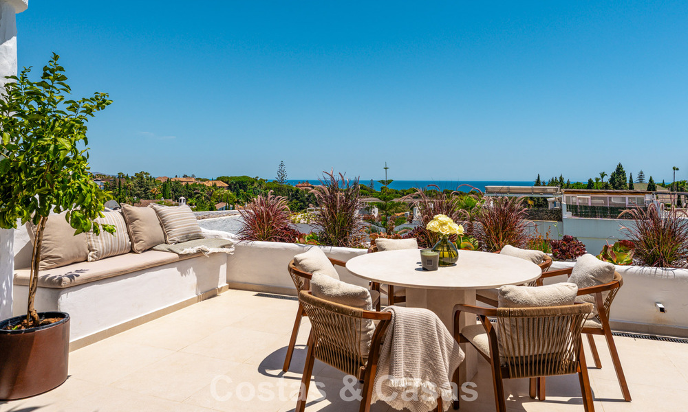 Luxueus gerenoveerd appartement met zeezicht te koop in een gated community op de Golden Mile in Marbella 802862