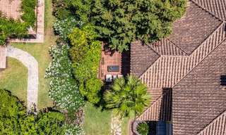 Halfvrijstaande villa met veel potentieel te koop, eerstelijns golf in Nueva Andalucia, Marbella 802938 
