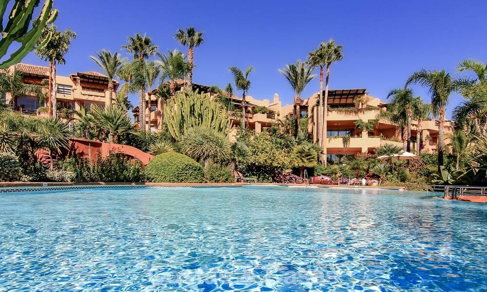 Ruim, luxe appartement te koop met zeezicht in een luxueus complex op de Golden Mile van Marbella 802976