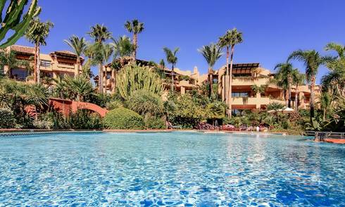Ruim, luxe appartement te koop met zeezicht in een luxueus complex op de Golden Mile van Marbella 802976