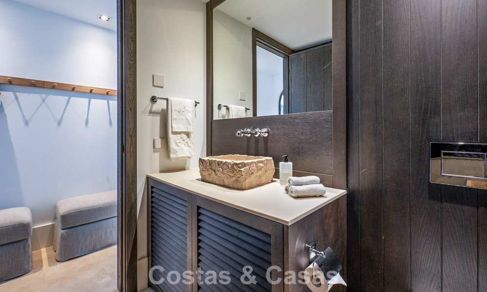 Exclusief gerenoveerd luxe appartement te koop in Puente Romano, Marbella 803011