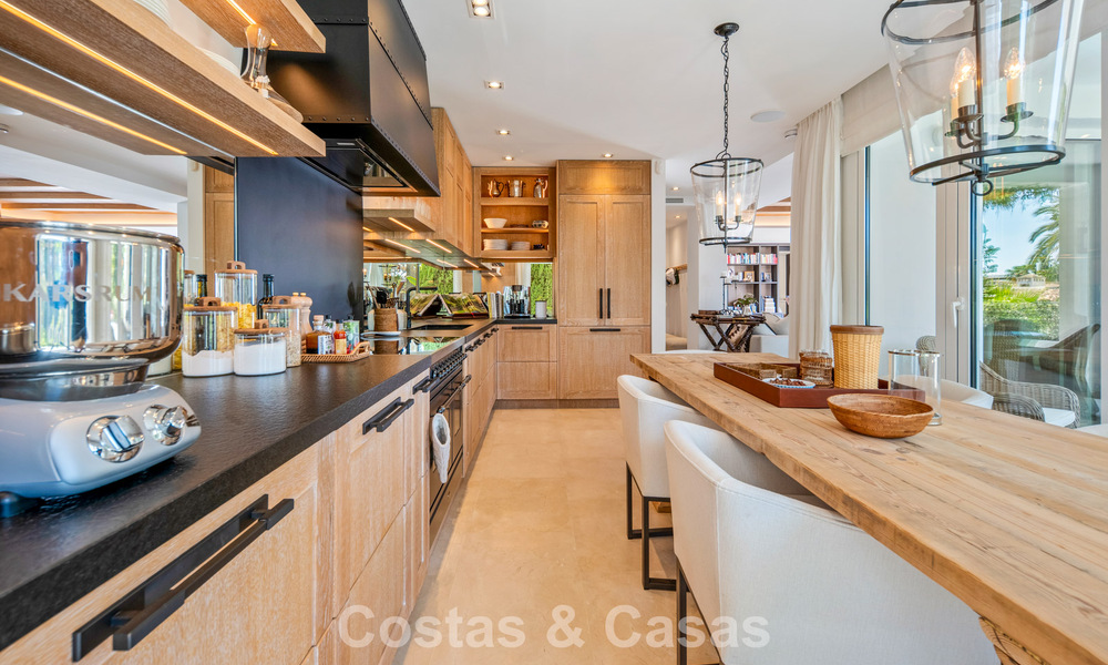 Exclusief gerenoveerd luxe appartement te koop in Puente Romano, Marbella 803017