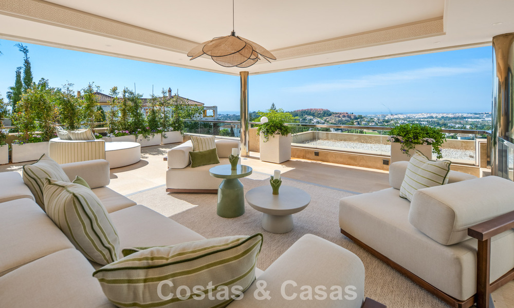 Exclusief, modern duplex penthouse met panoramisch zeezicht te koop in Nueva Andalucia, Marbella 803040
