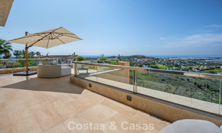 Exclusief, modern duplex penthouse met panoramisch zeezicht te koop in Nueva Andalucia, Marbella 803061 