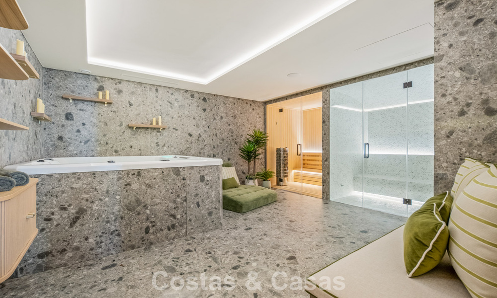 Exclusief, modern duplex penthouse met panoramisch zeezicht te koop in Nueva Andalucia, Marbella 803081