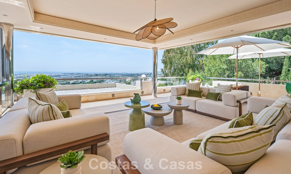 Exclusief, modern duplex penthouse met panoramisch zeezicht te koop in Nueva Andalucia, Marbella 803112
