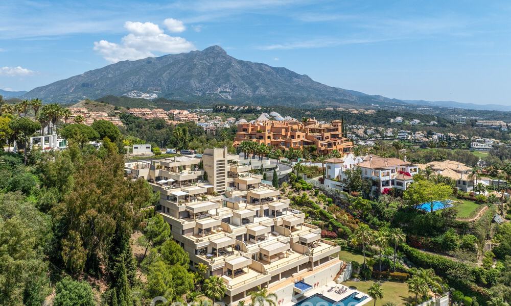 Exclusief, modern duplex penthouse met panoramisch zeezicht te koop in Nueva Andalucia, Marbella 803120