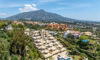 Exclusief, modern duplex penthouse met panoramisch zeezicht te koop in Nueva Andalucia, Marbella 803120 