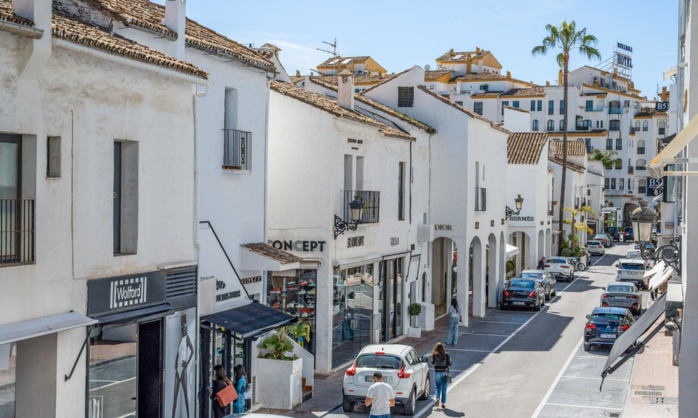 Luxe appartement te koop met direct zicht op de jachthaven, eerstelijns in Puerto Banus, Marbella 803174