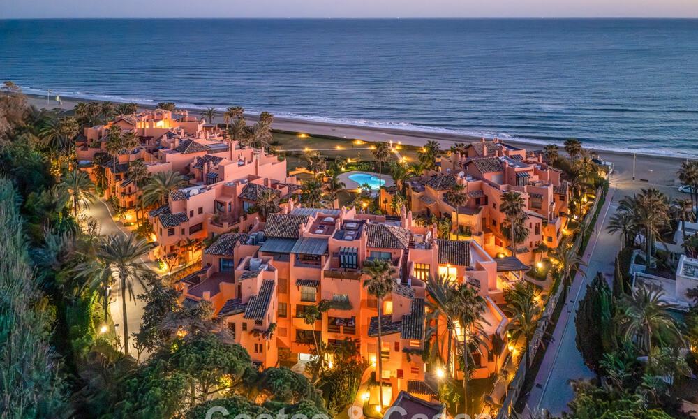 Eersteklas duplex penthouse te koop in een strandcomplex in Los Monteros, ten oosten van Marbella centrum 803199
