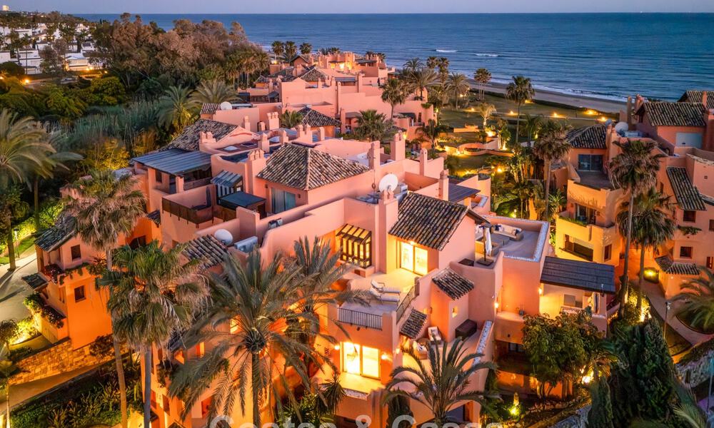 Eersteklas duplex penthouse te koop in een strandcomplex in Los Monteros, ten oosten van Marbella centrum 803200