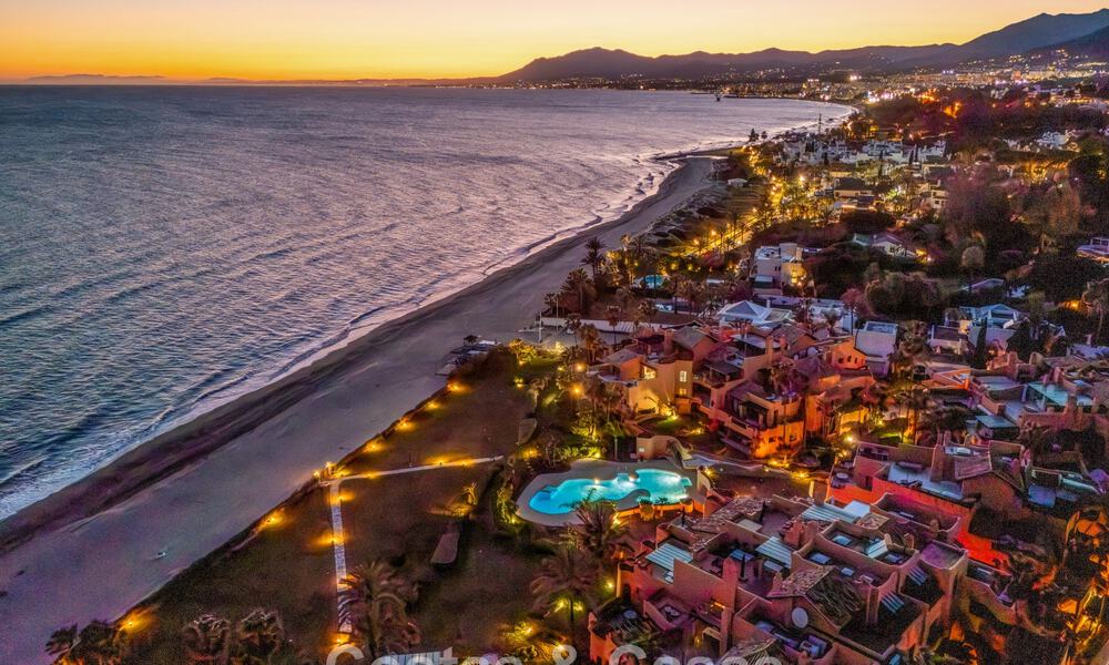 Eersteklas duplex penthouse te koop in een strandcomplex in Los Monteros, ten oosten van Marbella centrum 803201