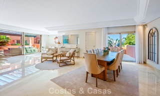 Eersteklas duplex penthouse te koop in een strandcomplex in Los Monteros, ten oosten van Marbella centrum 803204 