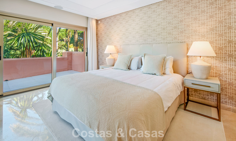 Eersteklas duplex penthouse te koop in een strandcomplex in Los Monteros, ten oosten van Marbella centrum 803207