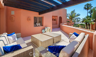 Eersteklas duplex penthouse te koop in een strandcomplex in Los Monteros, ten oosten van Marbella centrum 803218 