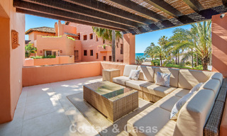 Eersteklas duplex penthouse te koop in een strandcomplex in Los Monteros, ten oosten van Marbella centrum 803226 