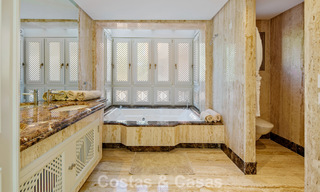 Eersteklas duplex penthouse te koop in een strandcomplex in Los Monteros, ten oosten van Marbella centrum 803230 