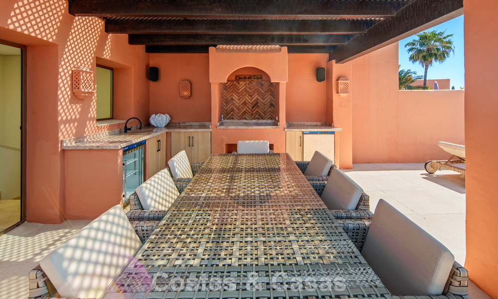 Eersteklas duplex penthouse te koop in een strandcomplex in Los Monteros, ten oosten van Marbella centrum 803235