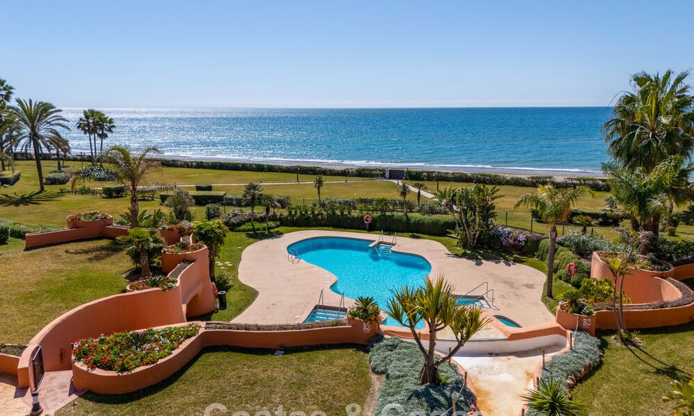 Eersteklas duplex penthouse te koop in een strandcomplex in Los Monteros, ten oosten van Marbella centrum 803251