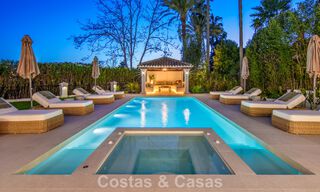 Luxueuze, mediterrane villa te koop, eerstelijnsgolf in een prestigieuze urbanisatie in Nueva Andalucia, Marbella 803261 