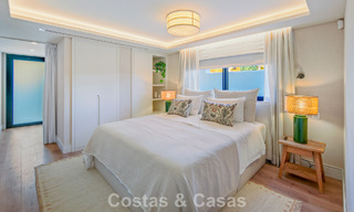 Luxueuze, mediterrane villa te koop, eerstelijnsgolf in een prestigieuze urbanisatie in Nueva Andalucia, Marbella 803274 