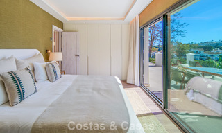 Luxueuze, mediterrane villa te koop, eerstelijnsgolf in een prestigieuze urbanisatie in Nueva Andalucia, Marbella 803279 