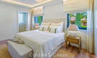 Luxueuze, mediterrane villa te koop, eerstelijnsgolf in een prestigieuze urbanisatie in Nueva Andalucia, Marbella 803284 