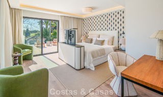 Luxueuze, mediterrane villa te koop, eerstelijnsgolf in een prestigieuze urbanisatie in Nueva Andalucia, Marbella 803295 